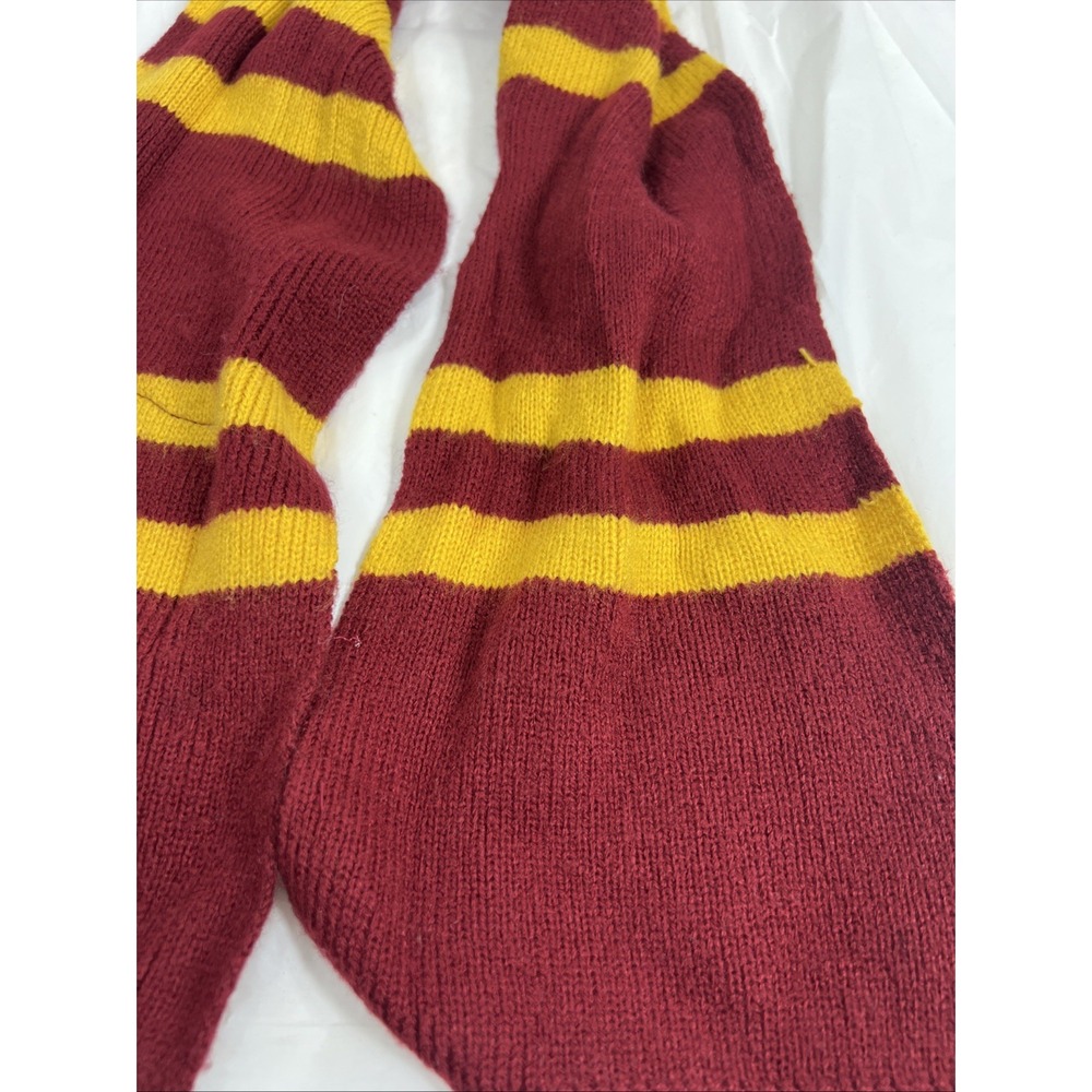 WIZARDING WORLD OF HARRY POTTER GRYFFINDOR KNIT SCARF - Picture 8 of 9